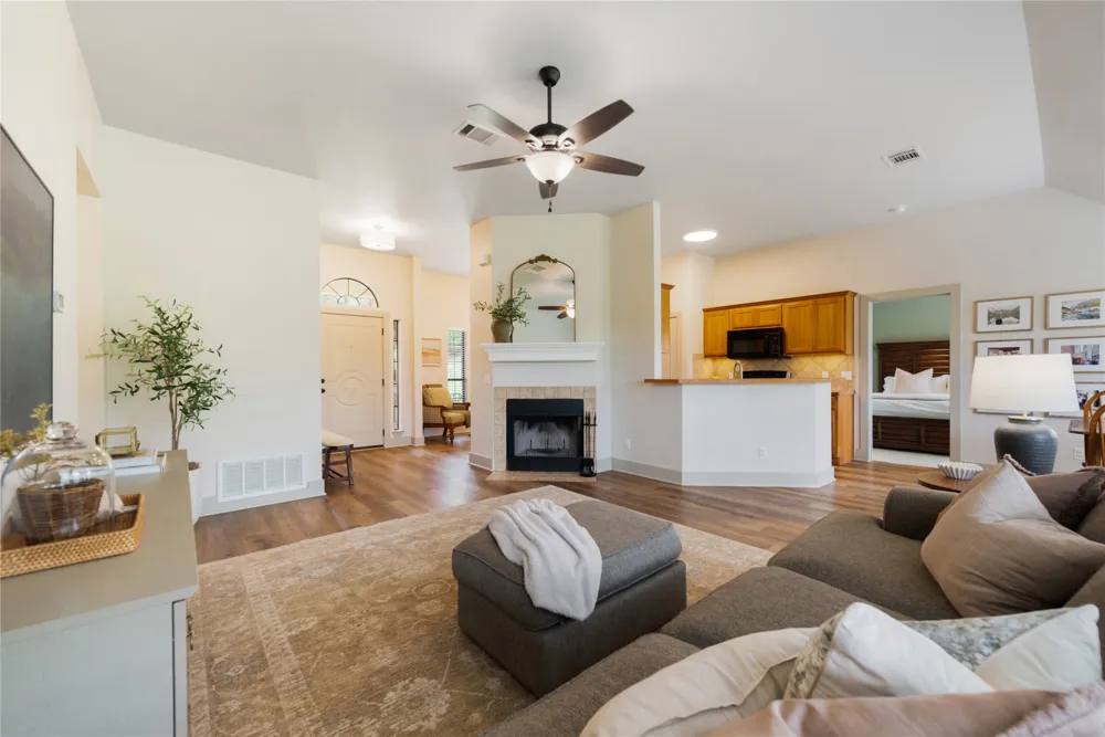 10102 Twin Lake Loop Dripping Springs, TX 78620