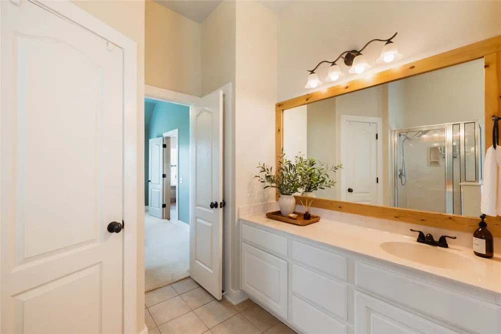 10102 Twin Lake Loop Dripping Springs, TX 78620