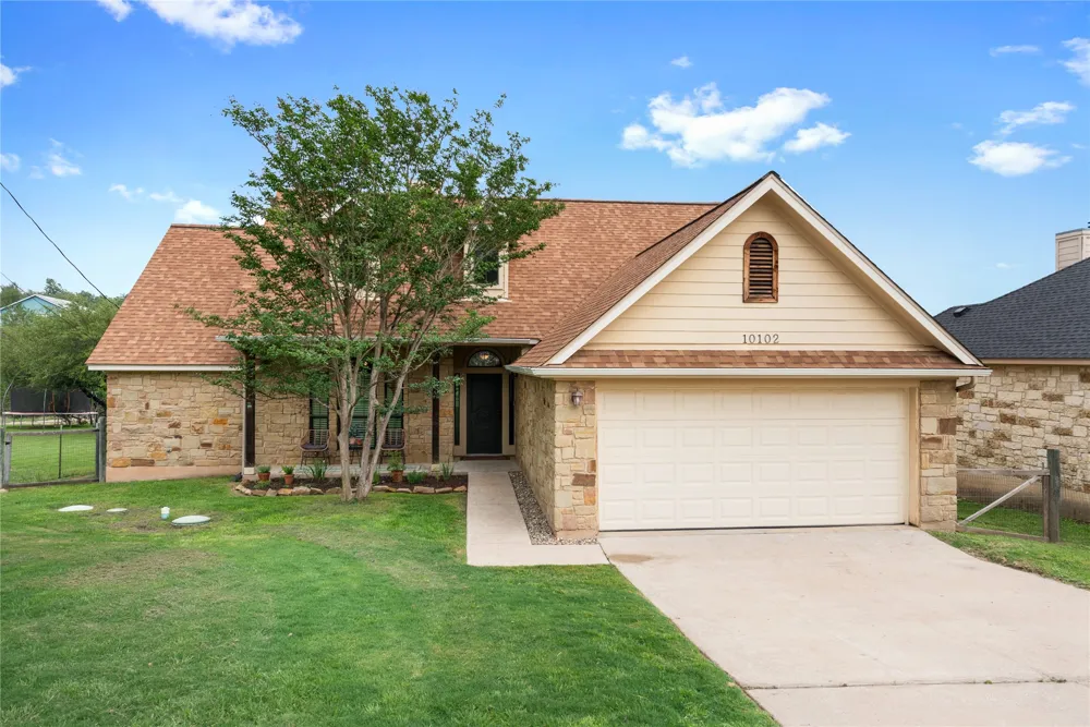 10102 Twin Lake Loop Dripping Springs, TX 78620