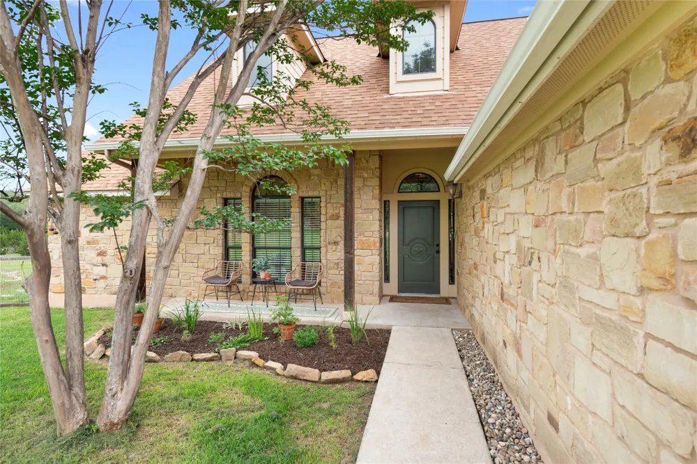 10102 Twin Lake Loop Dripping Springs, TX 78620