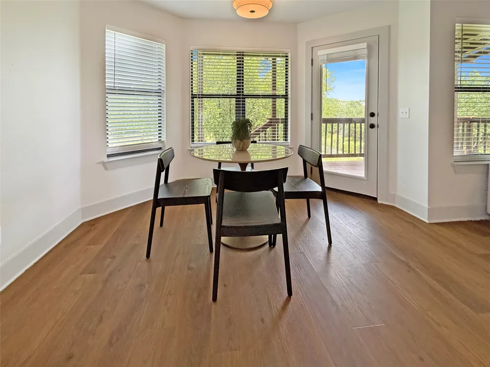 10102 Twin Lake Loop Dripping Springs, TX 78620
