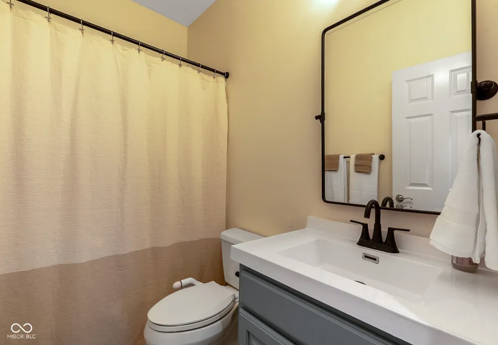 2545 Eisenhower Lane Terre Haute, IN 47803