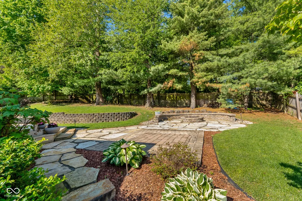 2545 Eisenhower Lane Terre Haute, IN 47803
