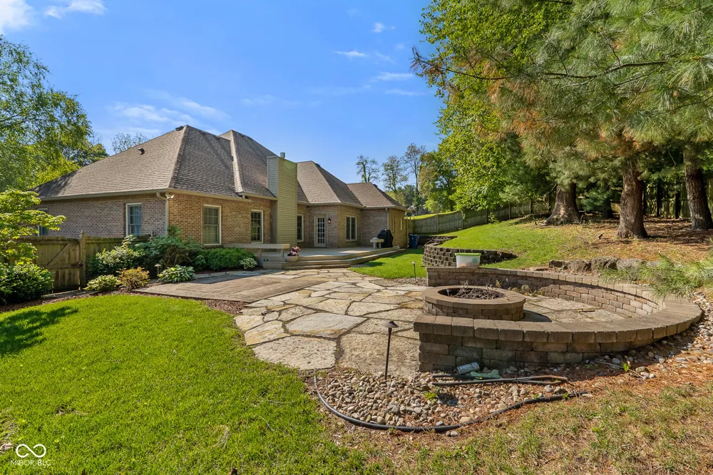 2545 Eisenhower Lane Terre Haute, IN 47803