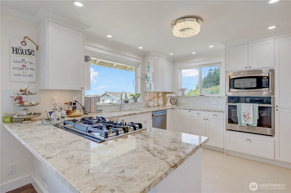1005 346th Place Ocean Park, WA 98640