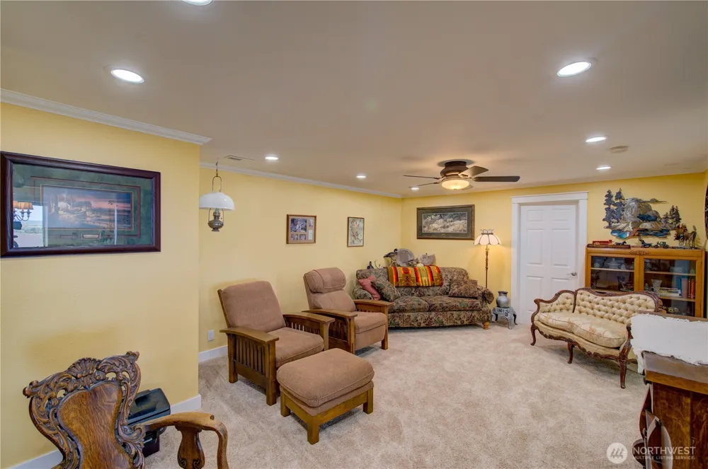 1005 346th Place Ocean Park, WA 98640