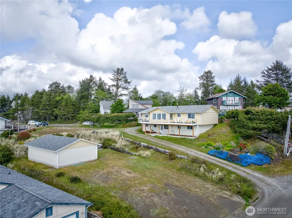 1005 346th Place Ocean Park, WA 98640