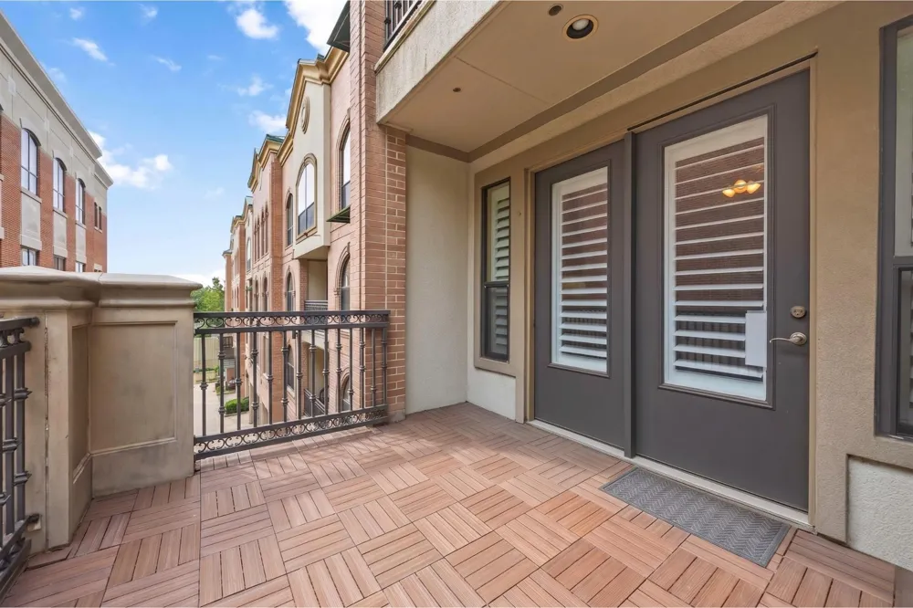 2299 Lone Star Drive #327 Sugar Land, TX 77479