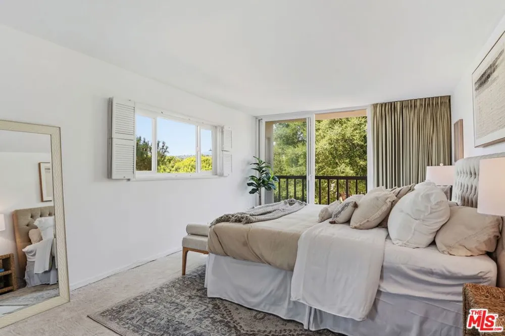 1032 Fairway Road Santa Barbara, CA 93108