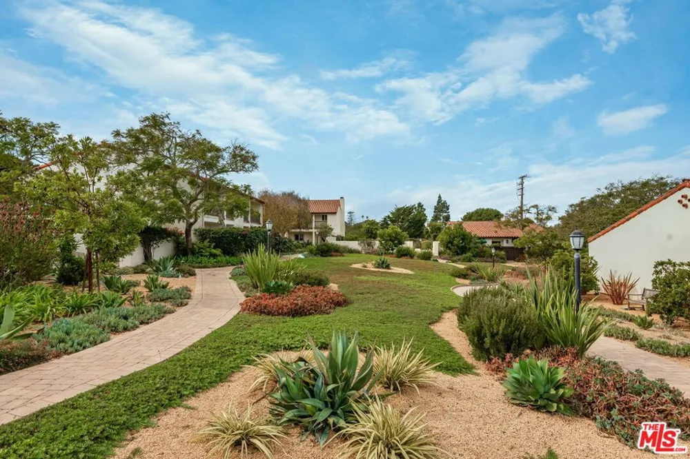 1032 Fairway Road Santa Barbara, CA 93108