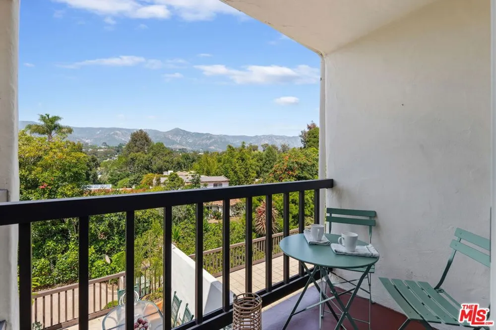 1032 Fairway Road Santa Barbara, CA 93108