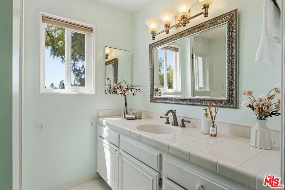 1032 Fairway Road Santa Barbara, CA 93108