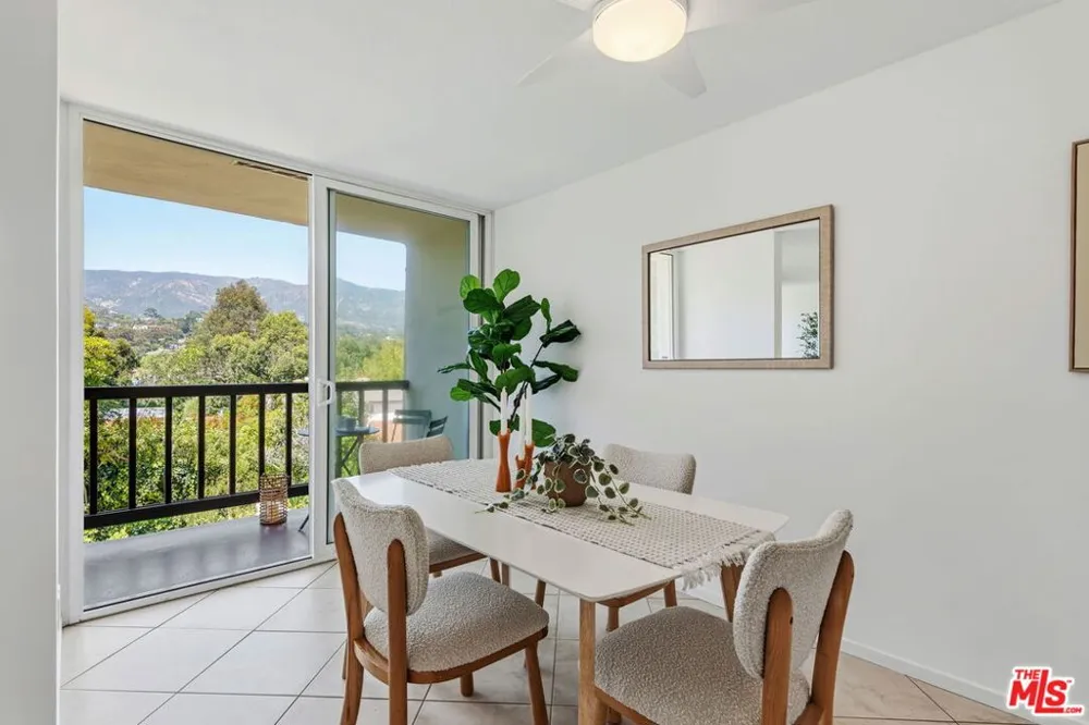 1032 Fairway Road Santa Barbara, CA 93108