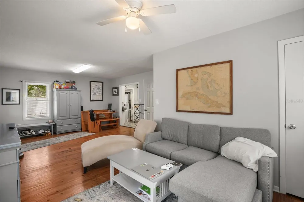 1629 FERRIS AVENUE Orlando, FL 32803
