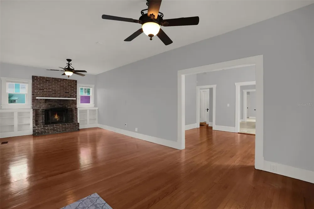 1629 FERRIS AVENUE Orlando, FL 32803