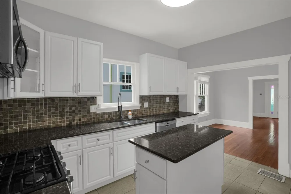 1629 FERRIS AVENUE Orlando, FL 32803