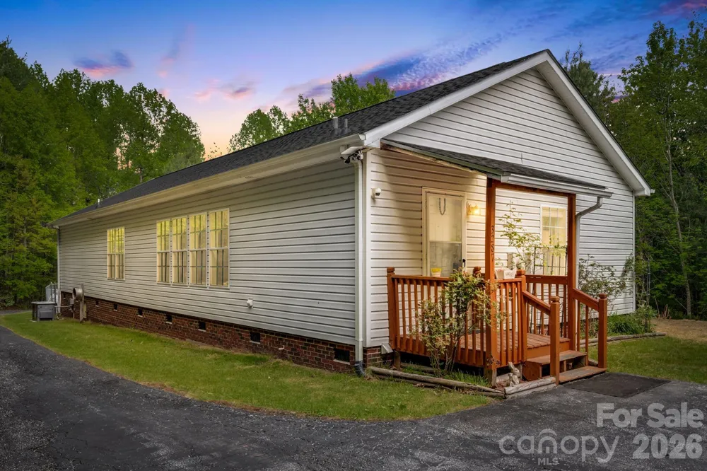 3287 Cabin Creek Road Zirconia, NC 28790