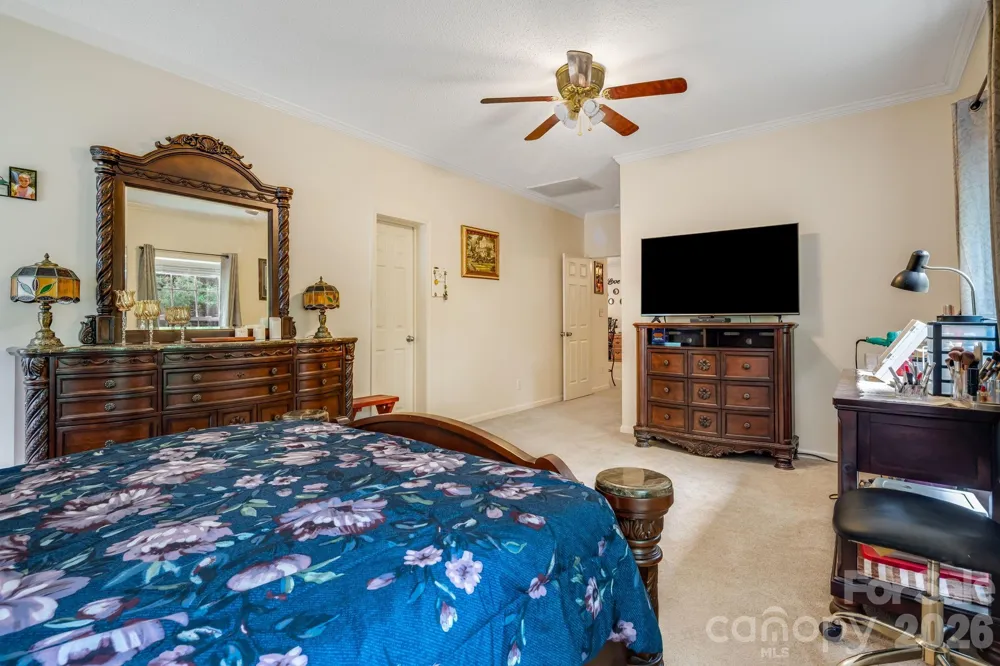 3287 Cabin Creek Road Zirconia, NC 28790