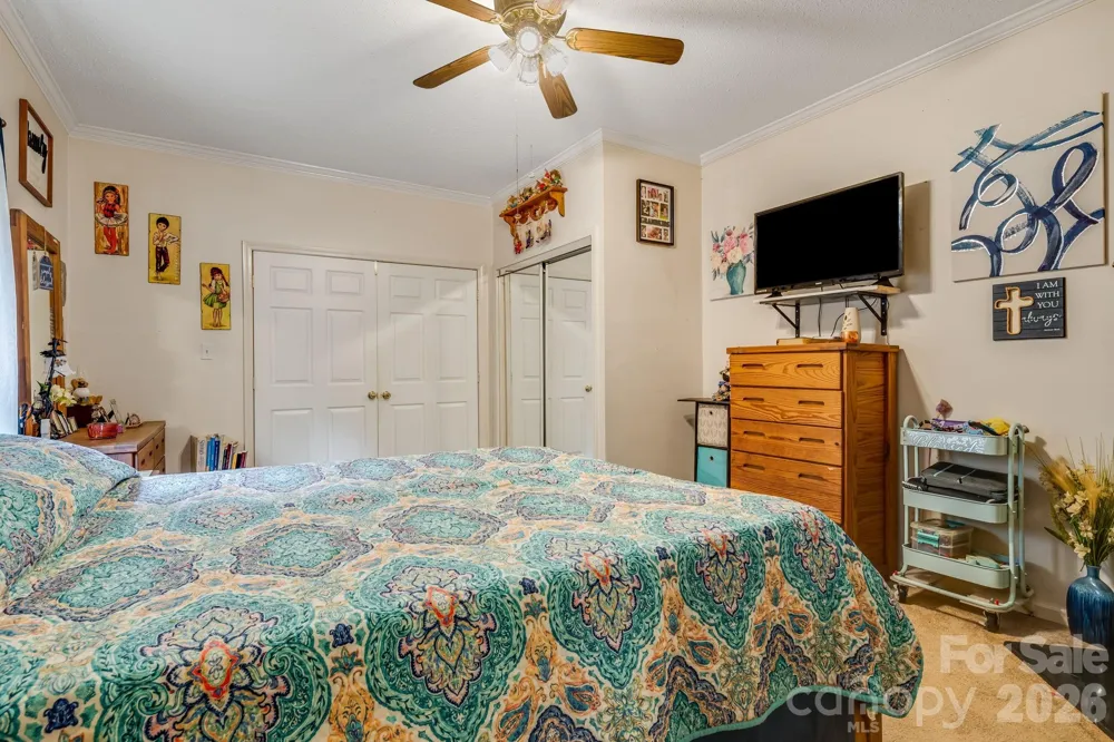 3287 Cabin Creek Road Zirconia, NC 28790
