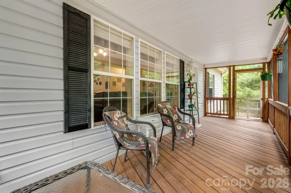 3287 Cabin Creek Road Zirconia, NC 28790