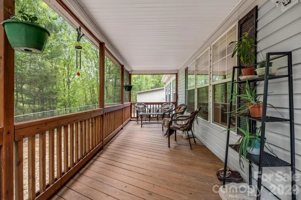 3287 Cabin Creek Road Zirconia, NC 28790