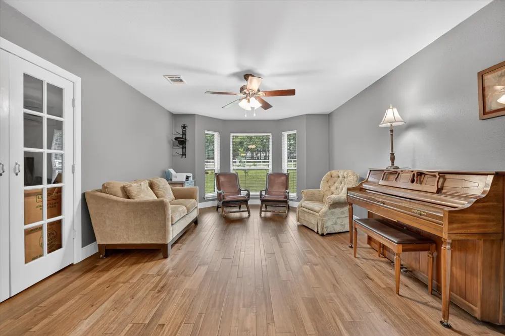 951 Ridgewood Circle Bartonville, TX 76226