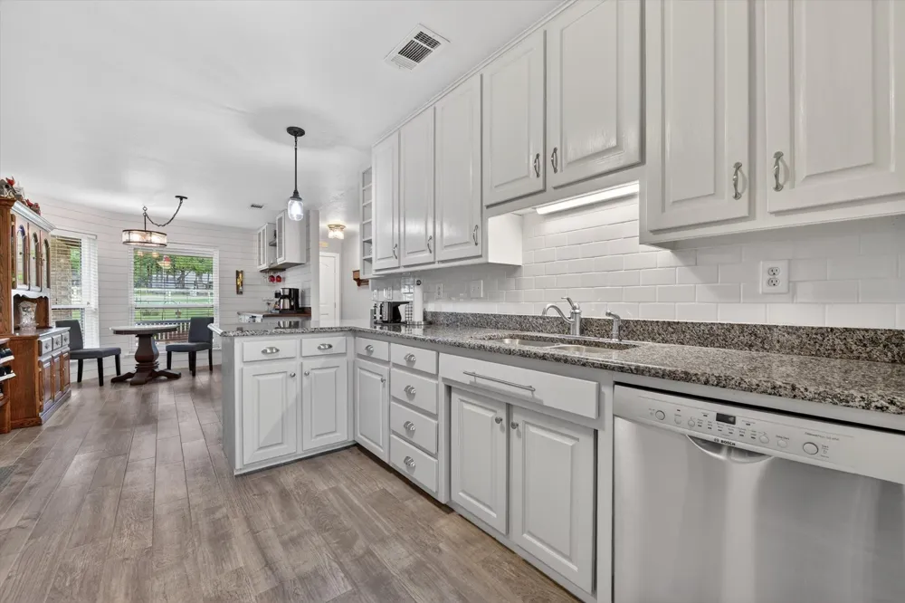 951 Ridgewood Circle Bartonville, TX 76226