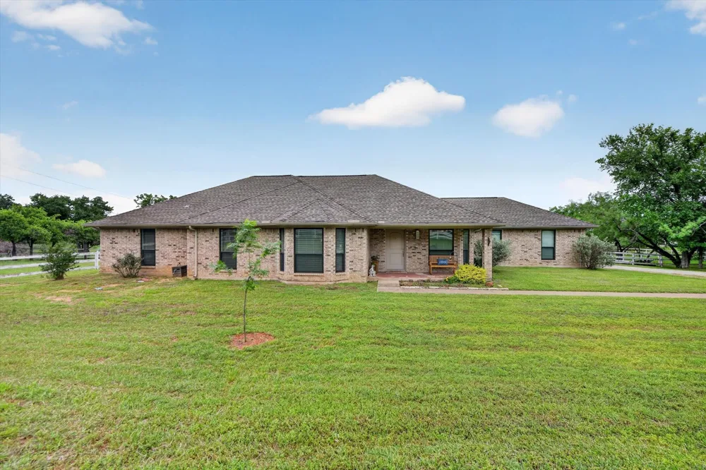951 Ridgewood Circle Bartonville, TX 76226