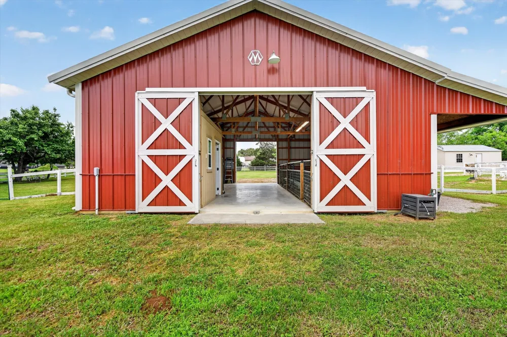 951 Ridgewood Circle Bartonville, TX 76226