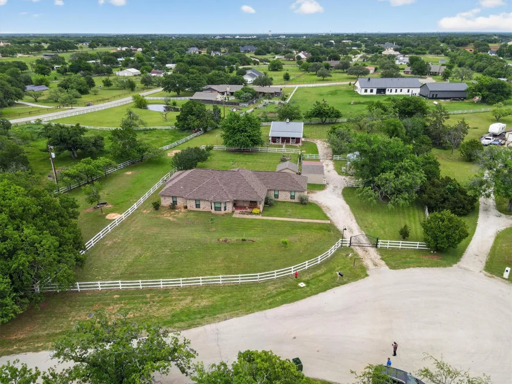 951 Ridgewood Circle Bartonville, TX 76226