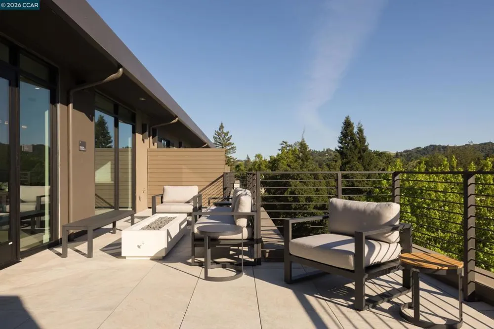 950 Hough Ave #202 Lafayette, CA 94549