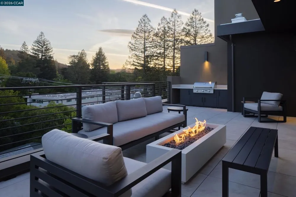 950 Hough Ave #202 Lafayette, CA 94549
