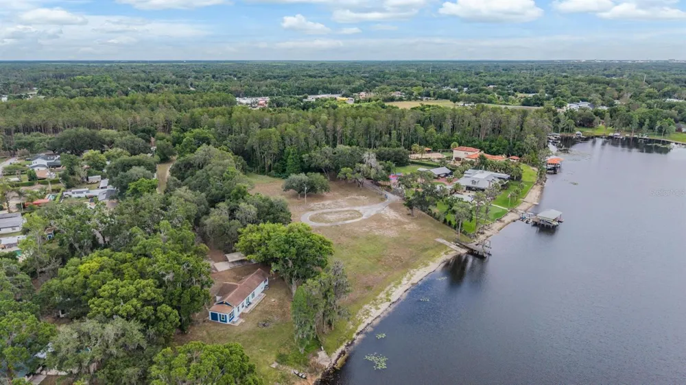 215 LAKE BRANT DRIVE Lutz, FL 33548