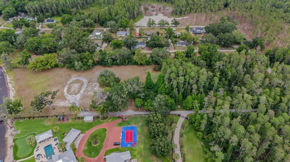 215 LAKE BRANT DRIVE Lutz, FL 33548
