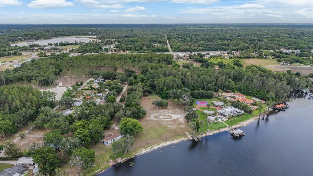 215 LAKE BRANT DRIVE Lutz, FL 33548