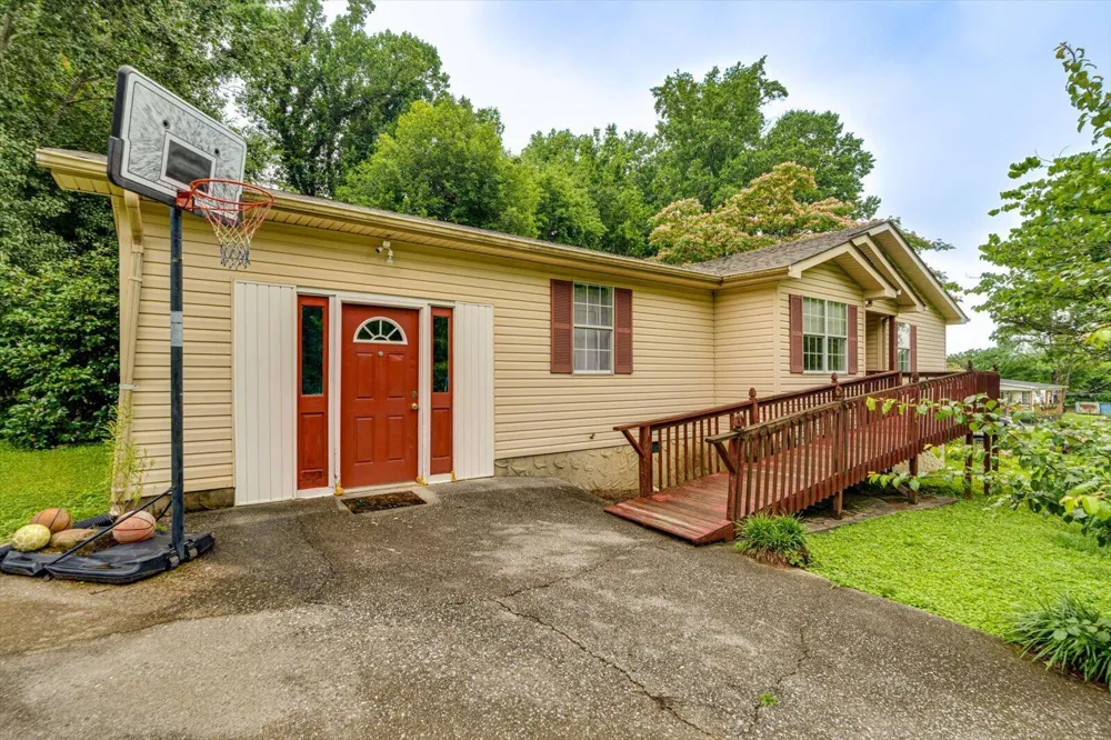 86 Bluff View Circle Flintstone, GA 30725