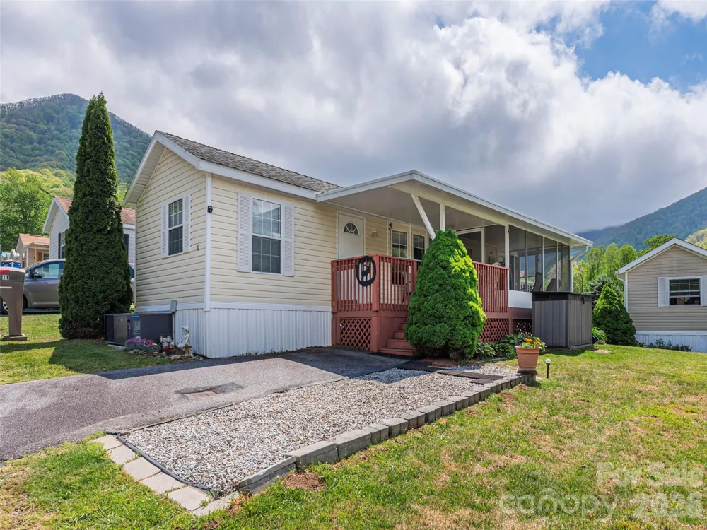 11 Valentine Drive Maggie Valley, NC 28751