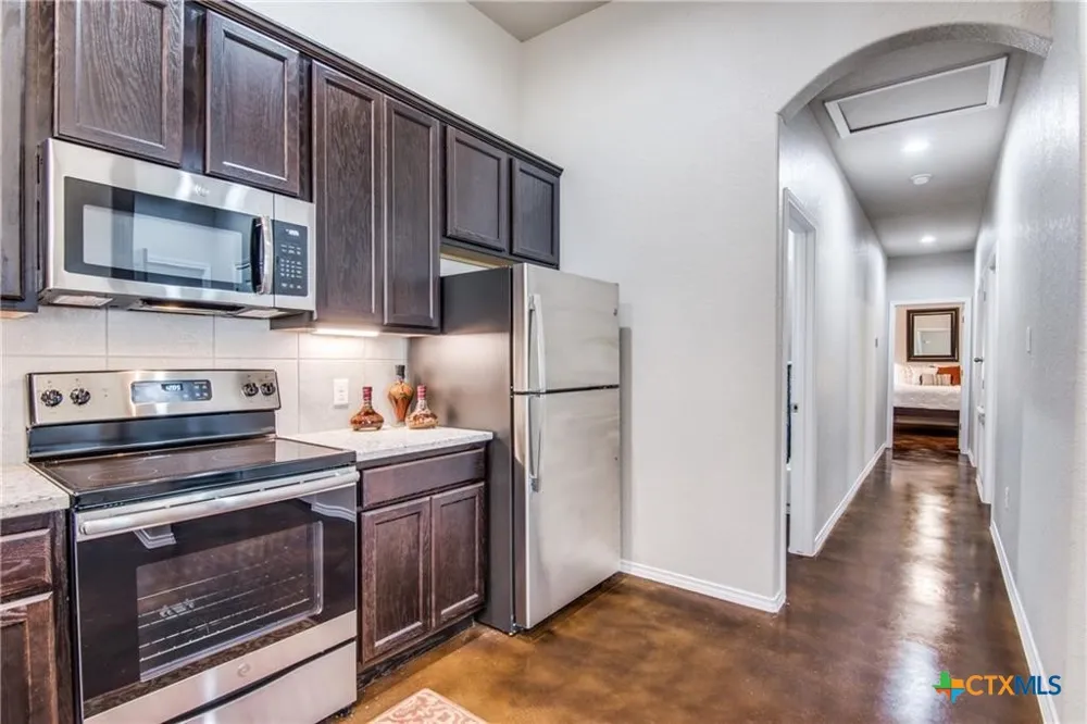 1112 Renee Way Seguin, TX 78155