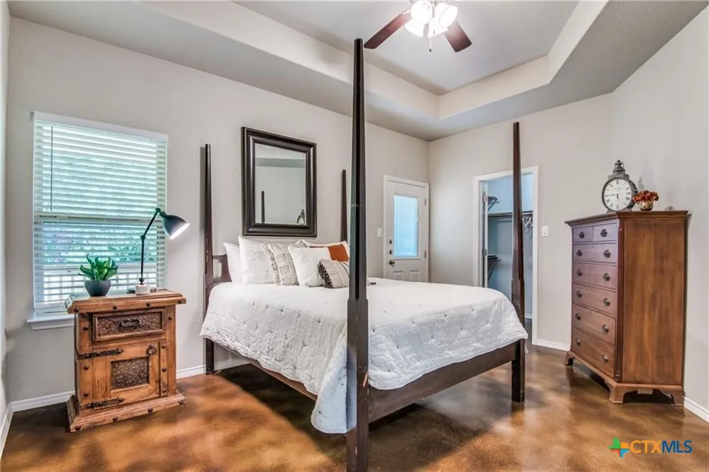 1112 Renee Way Seguin, TX 78155