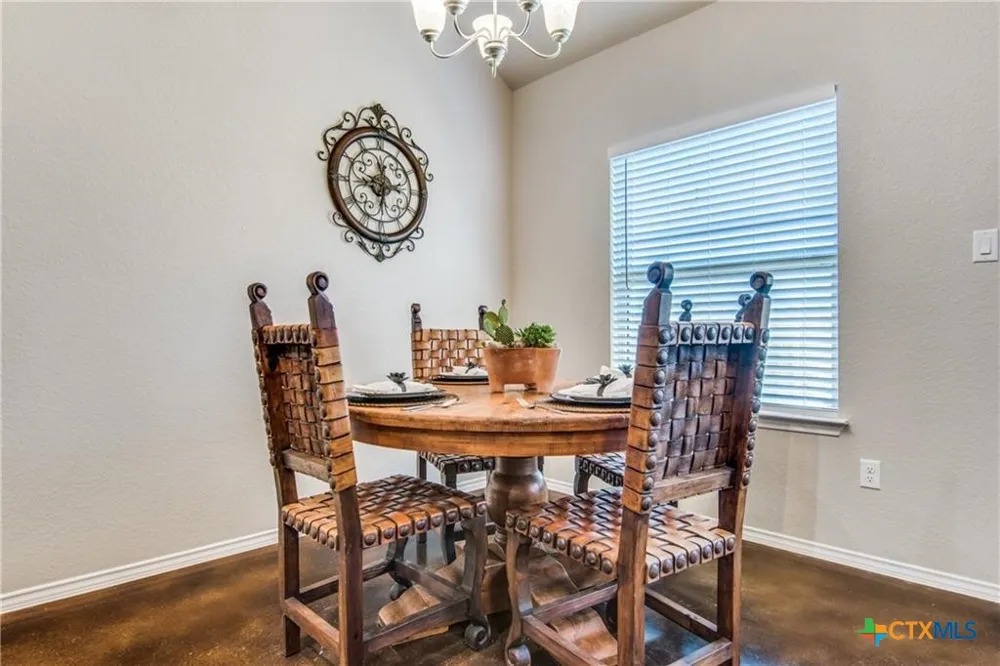 1112 Renee Way Seguin, TX 78155
