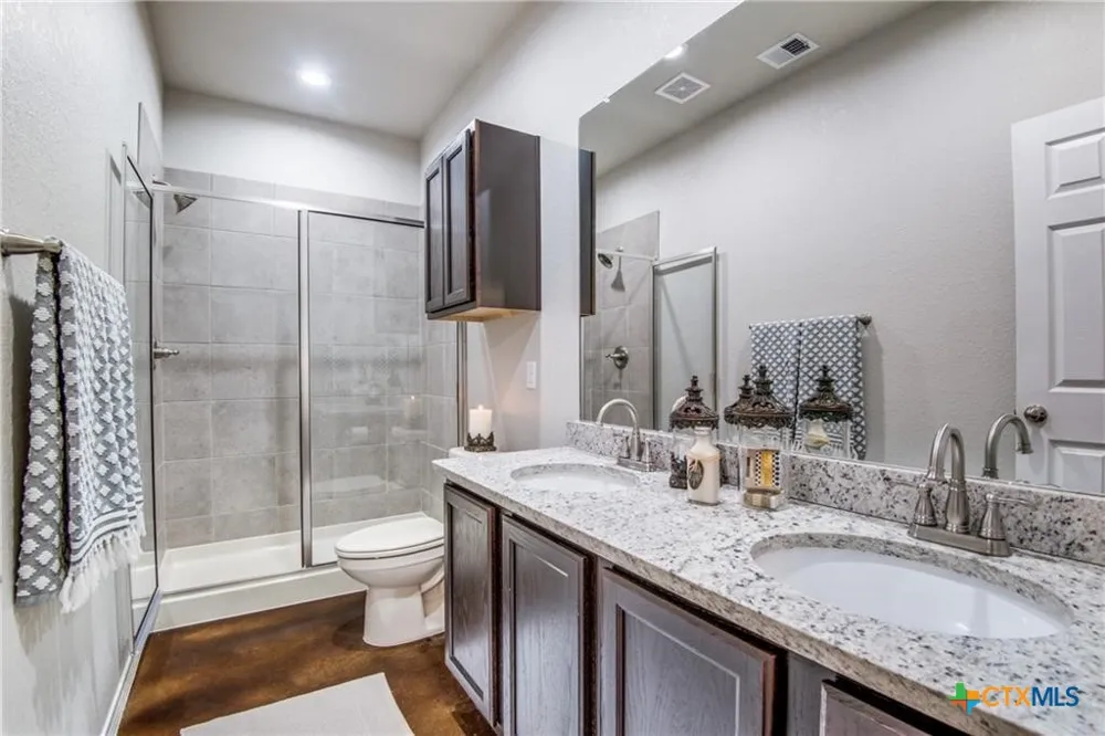 1112 Renee Way Seguin, TX 78155