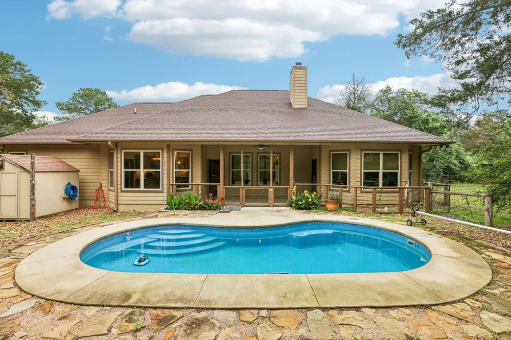 267 Corral Road Smithville, TX 78957