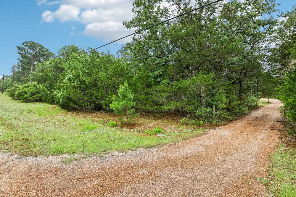 267 Corral Road Smithville, TX 78957
