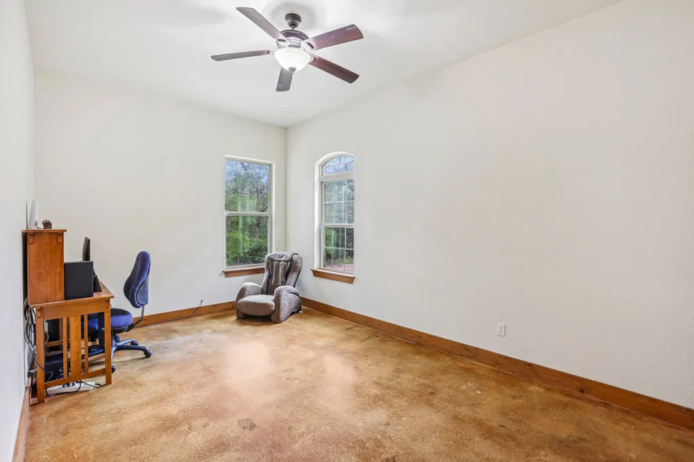 267 Corral Road Smithville, TX 78957
