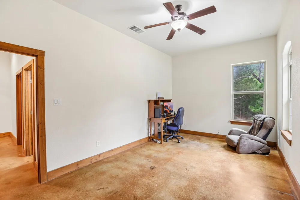 267 Corral Road Smithville, TX 78957