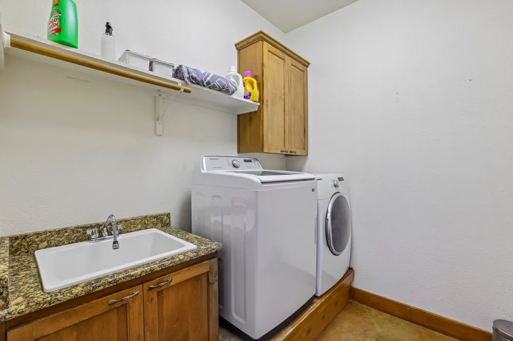 267 Corral Road Smithville, TX 78957