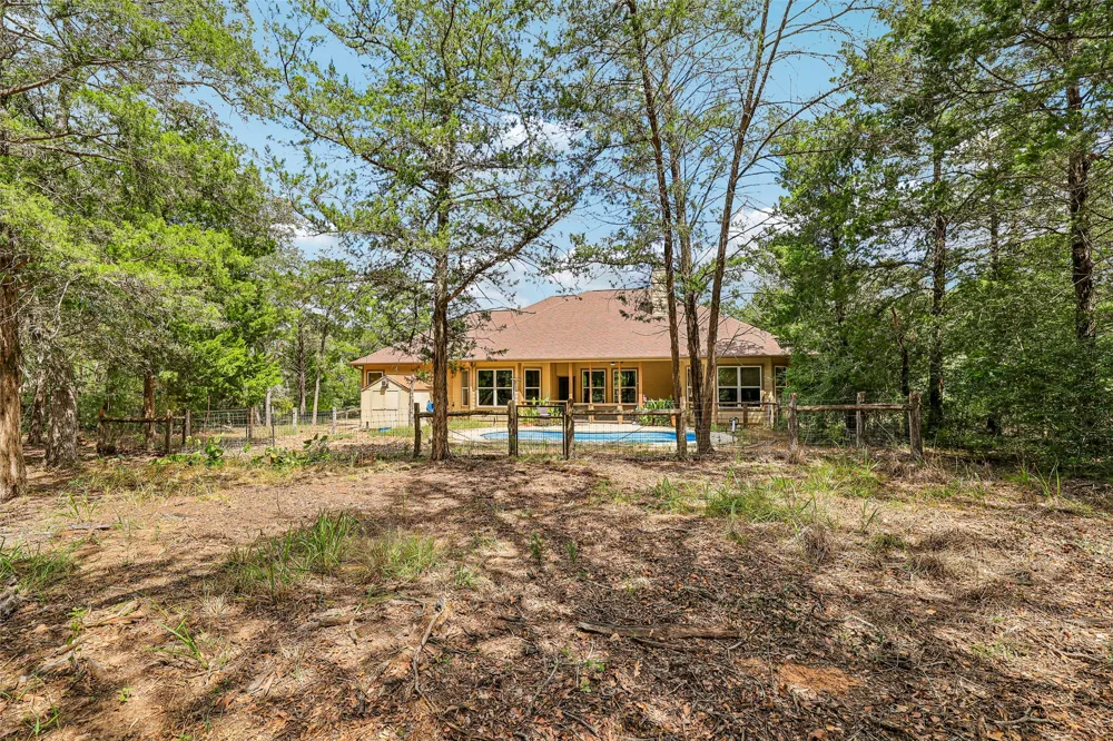 267 Corral Road Smithville, TX 78957