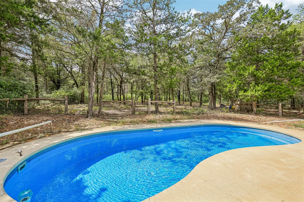 267 Corral Road Smithville, TX 78957