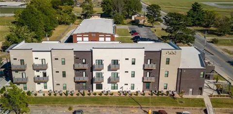 726 E Emma Avenue #102