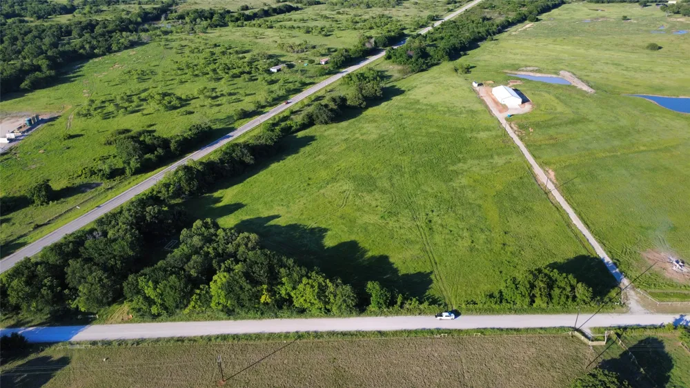 159 Lake Valley Road Sunset, TX 76270